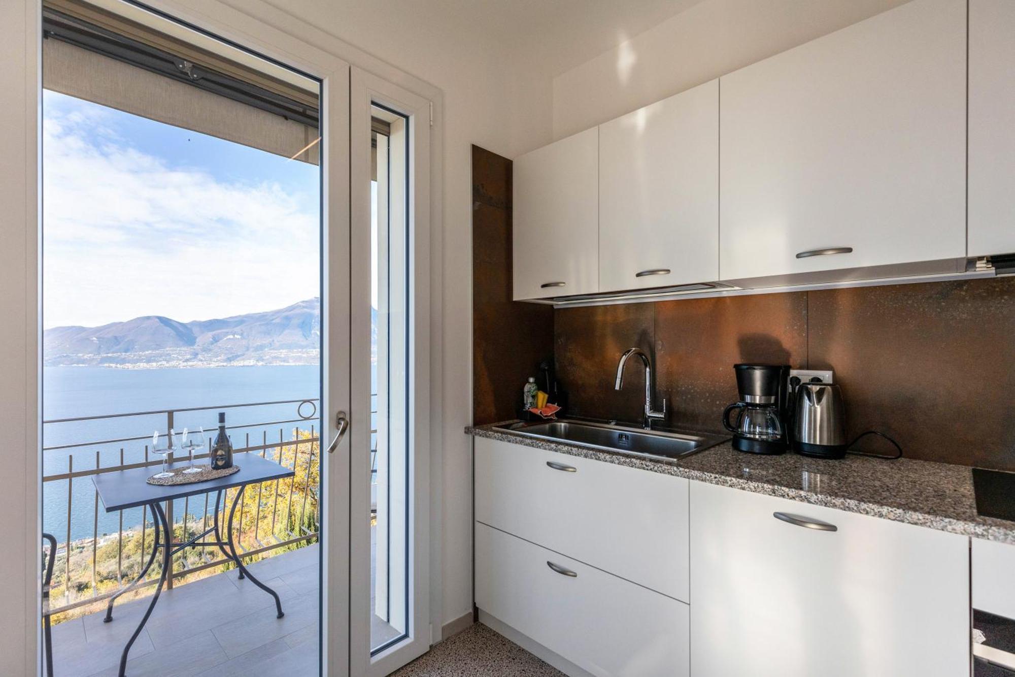 Casa Serena Lake View トッリ・デル・ベーナコ エクステリア 写真