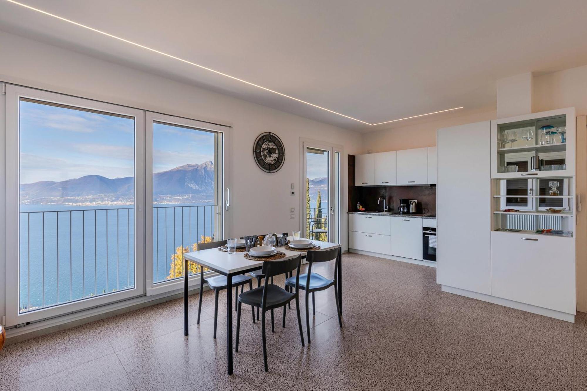 Casa Serena Lake View トッリ・デル・ベーナコ エクステリア 写真